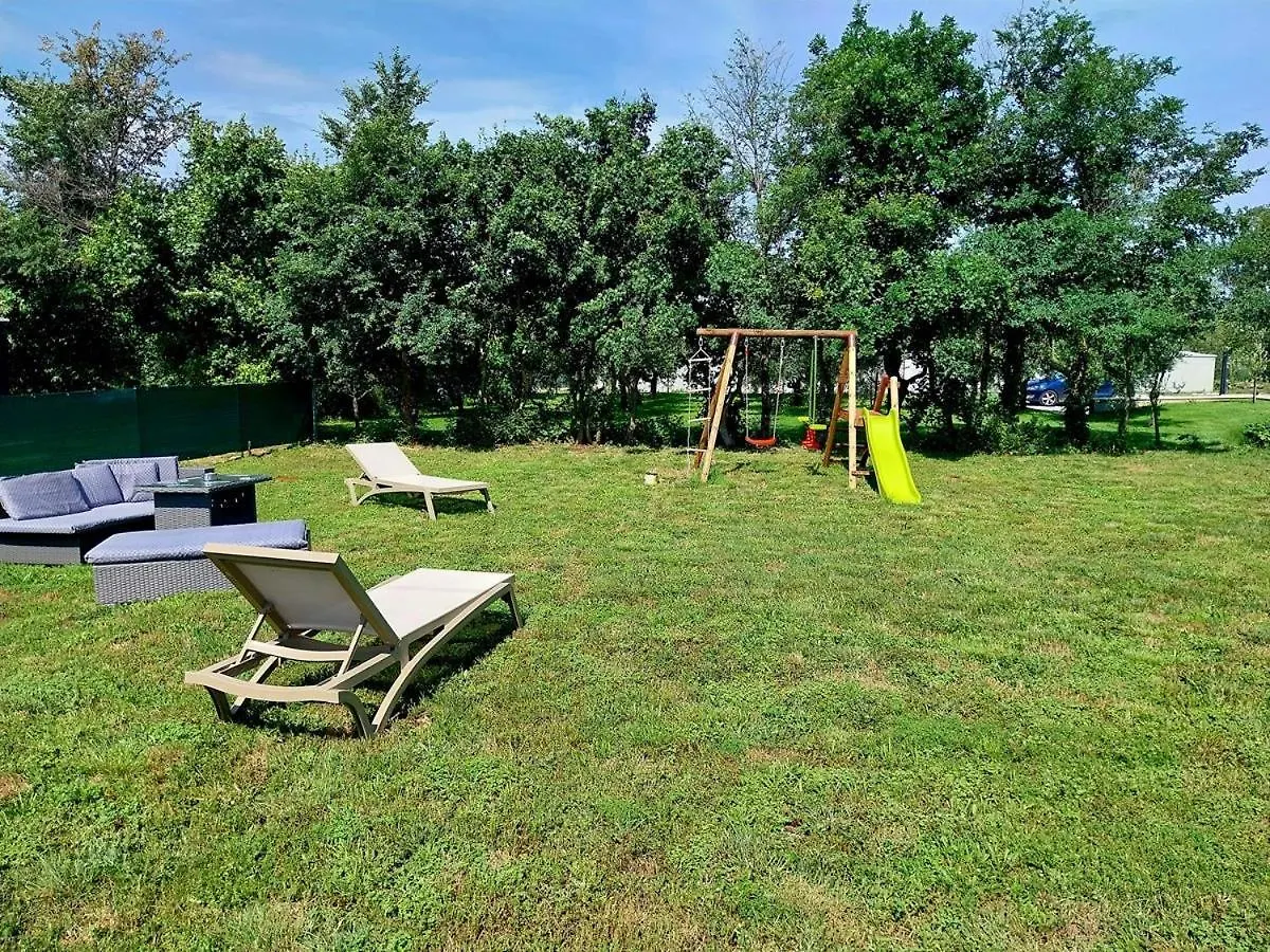 Wellnes Apartment Pula - Hacienda Matea 0*,  Croatia